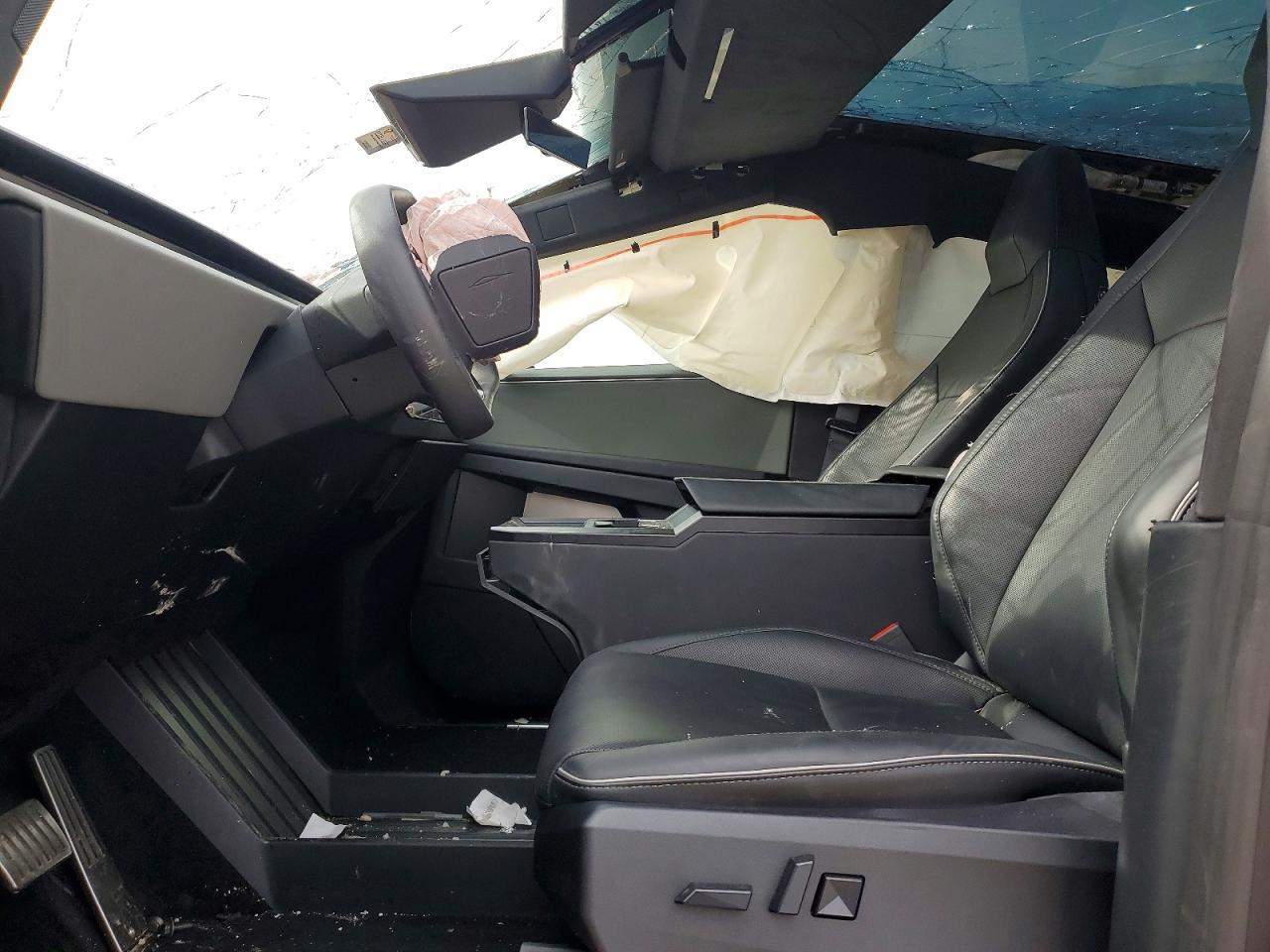 2024 Tesla Cybertruck - Фото 7