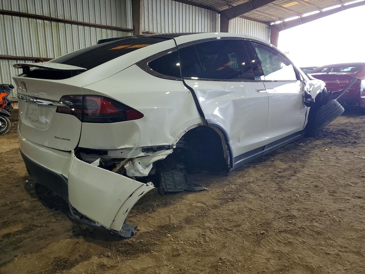 2021 Tesla Model X - Image 3