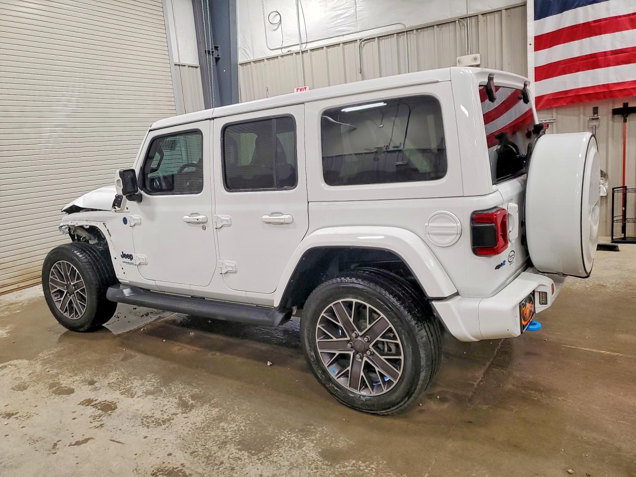 2022 Jeep Wrangler Unlimited Sahara 4Xe - Фото 2