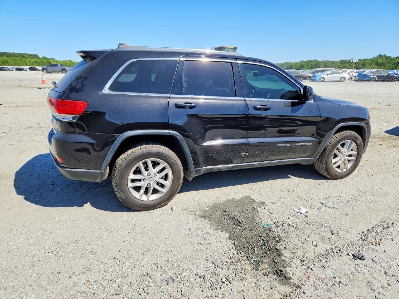 2017 Jeep Grand Cherokee Laredo - Image 3