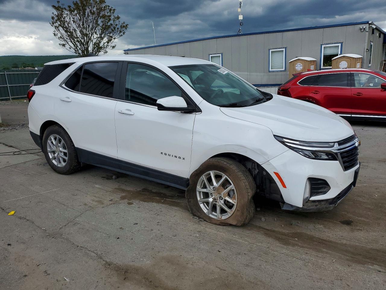 2023 Chevrolet Equinox Lt - Image 4