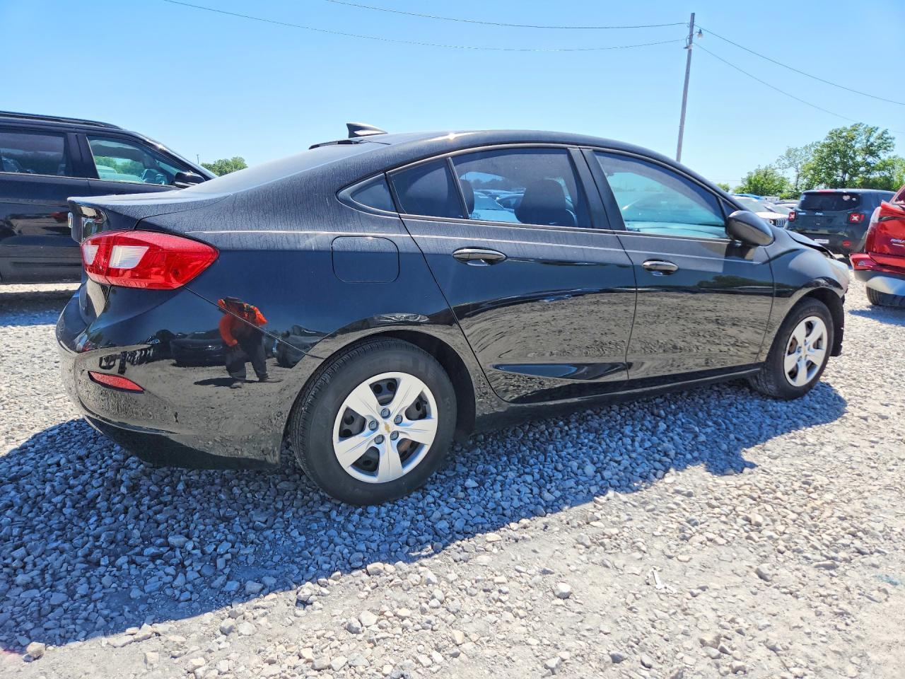2017 Chevrolet Cruze Ls - Фото 3
