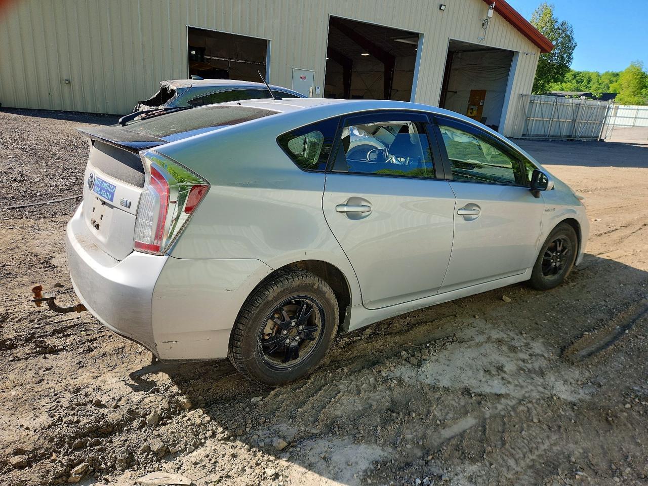 2015 Toyota Prius Two - Фото 3