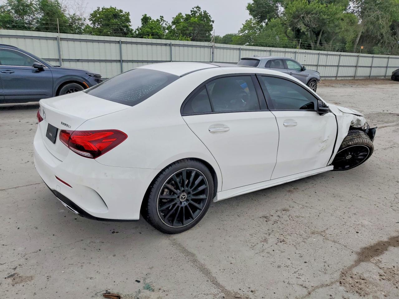 2022 Mercedes-Benz A 220 - Image 3