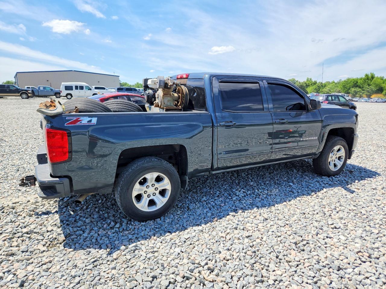 2018 Chevrolet Silverado K1500 Lt - Image 3