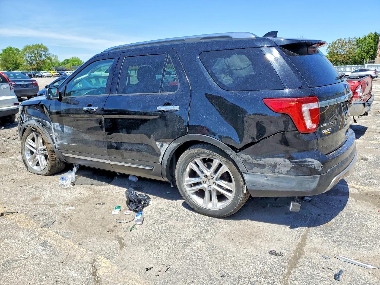 2017 Ford Explorer Limited - Image 2