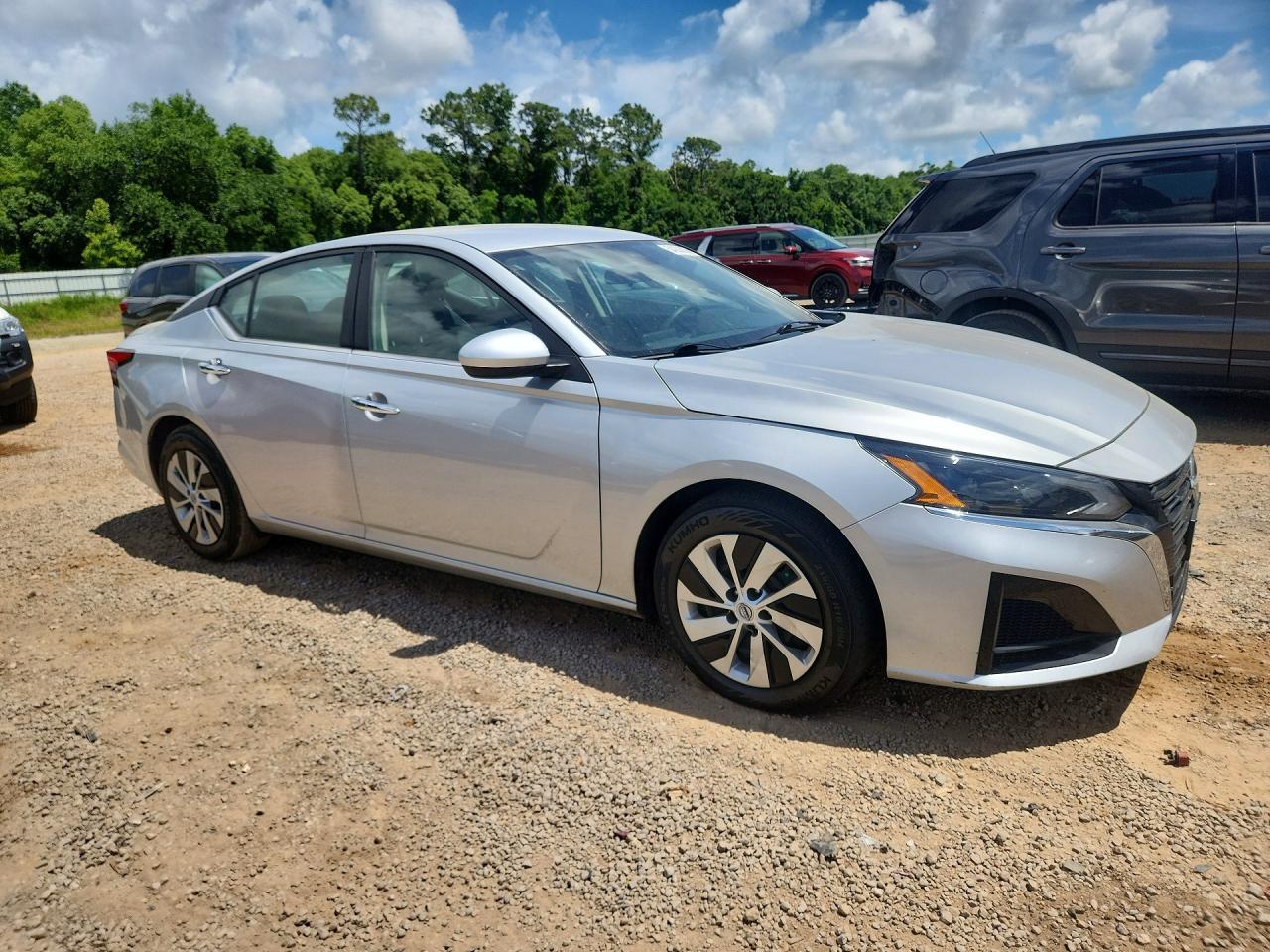 2023 Nissan Altima S - Фото 4