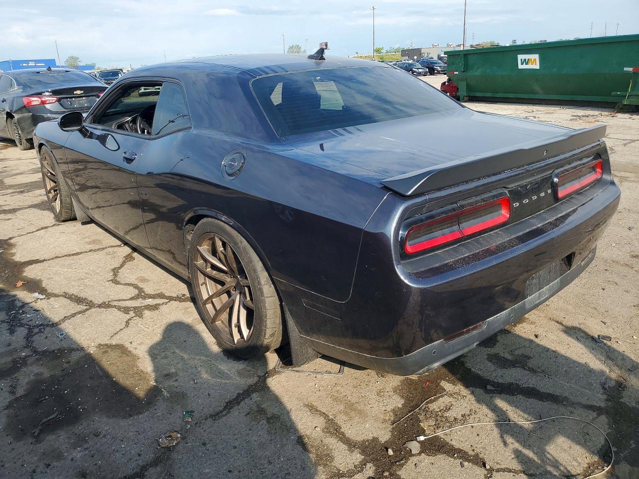 2016 Dodge Challenger R - Image 2