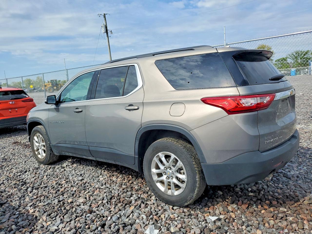 2019 Chevrolet Traverse Lt - Image 2