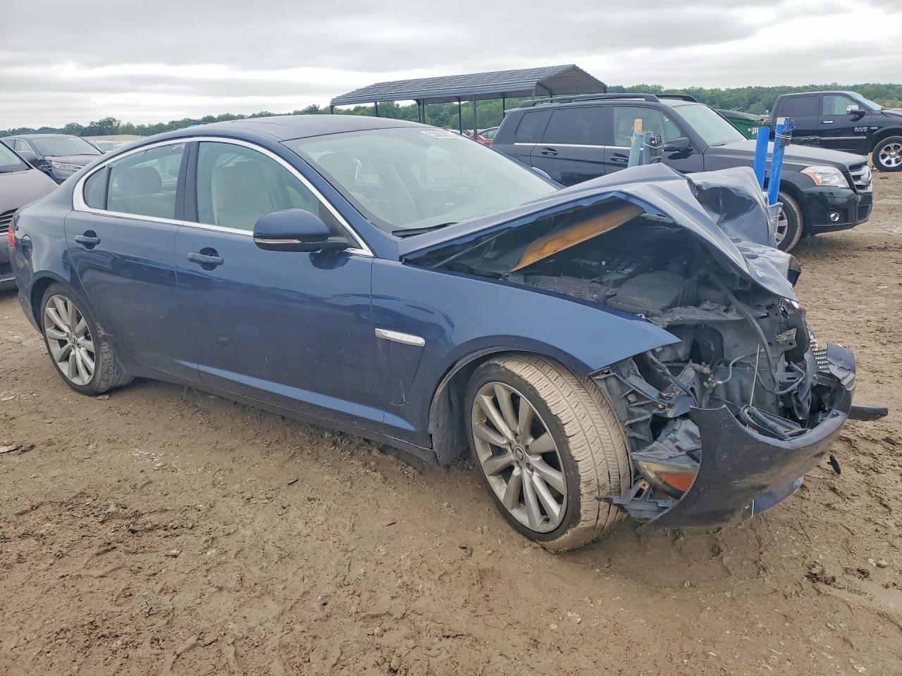 2013 Jaguar Xf Xf - Image 4