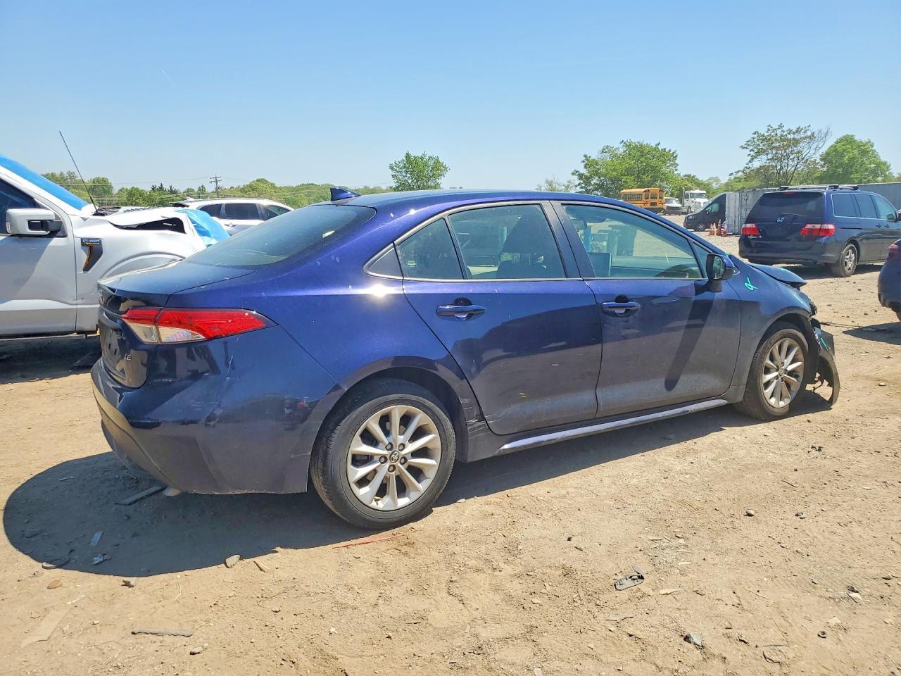 2021 Toyota Corolla Le - Image 3