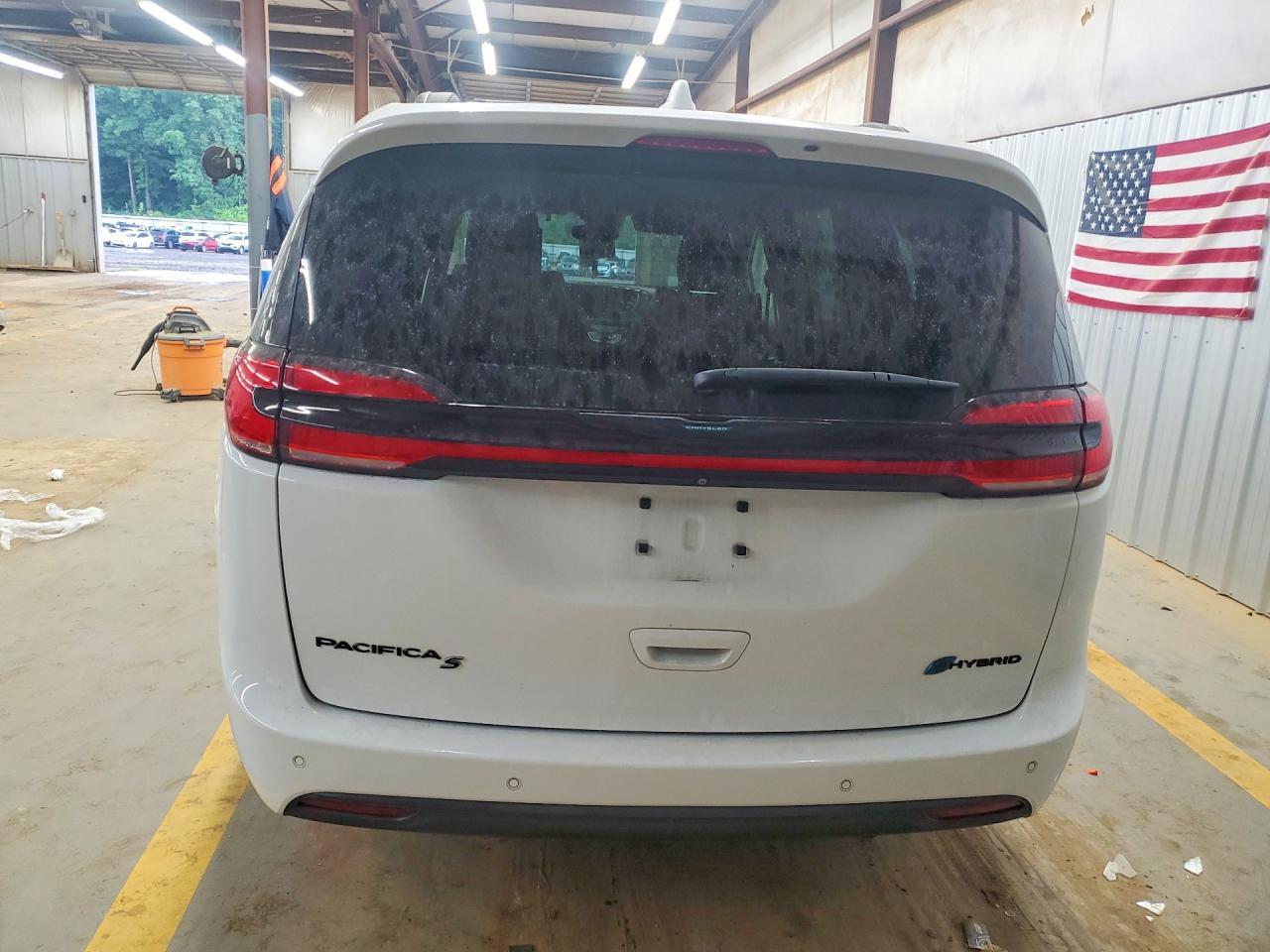 2021 Chrysler Pacifica Hybrid Limited - Фото 6
