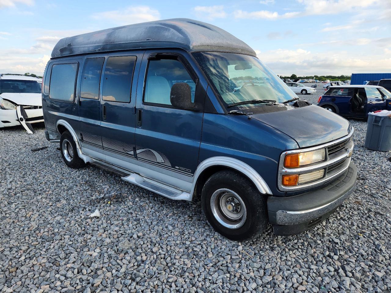 1999 Chevrolet Express G1500 - Image 4