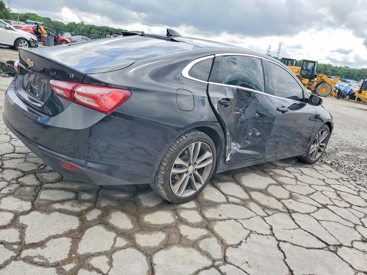 2022 Chevrolet Malibu Lt - Фото 3