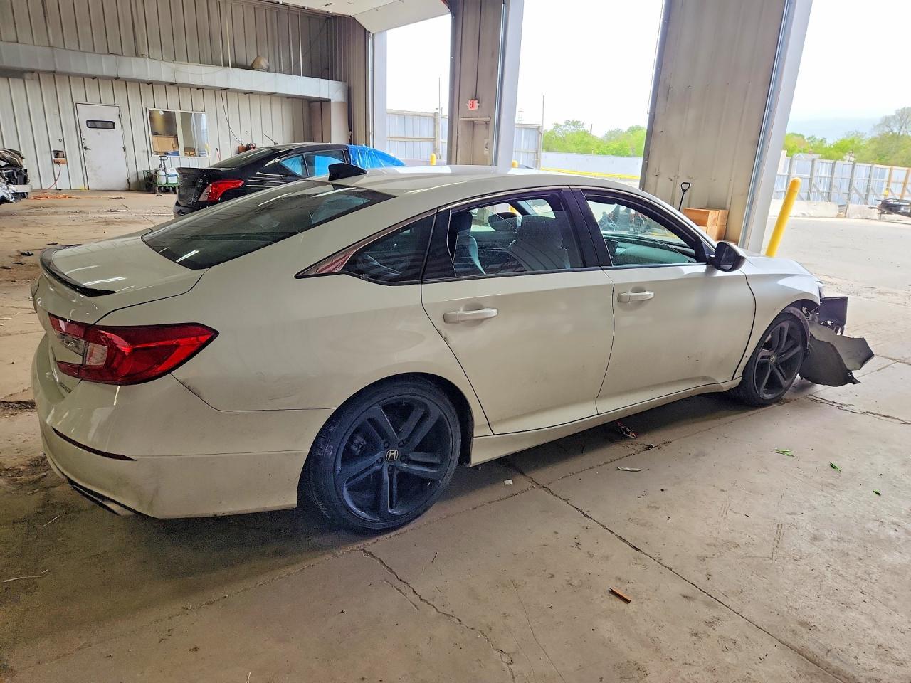 2021 Honda Accord Sport - Фото 3