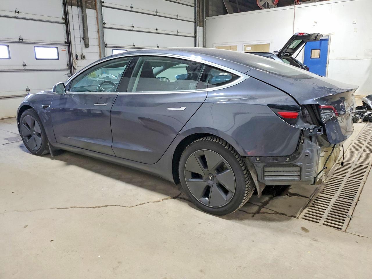 2018 Tesla Model 3 - Фото 2