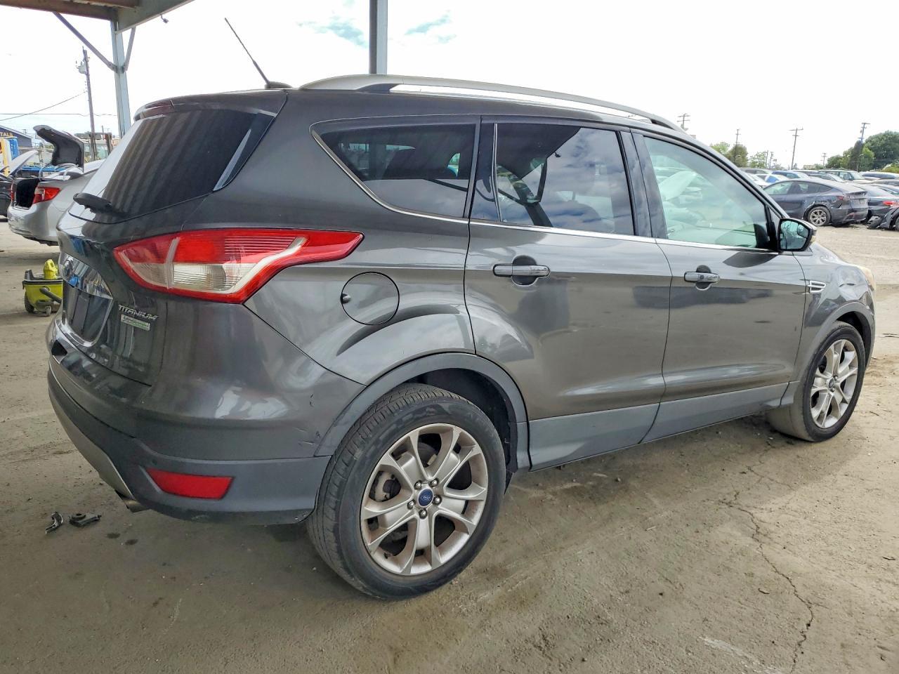 2016 Ford Escape Titanium - Image 3