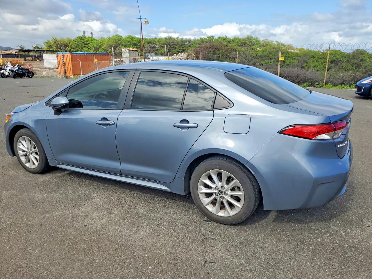 2022 Toyota Corolla Le - Image 2