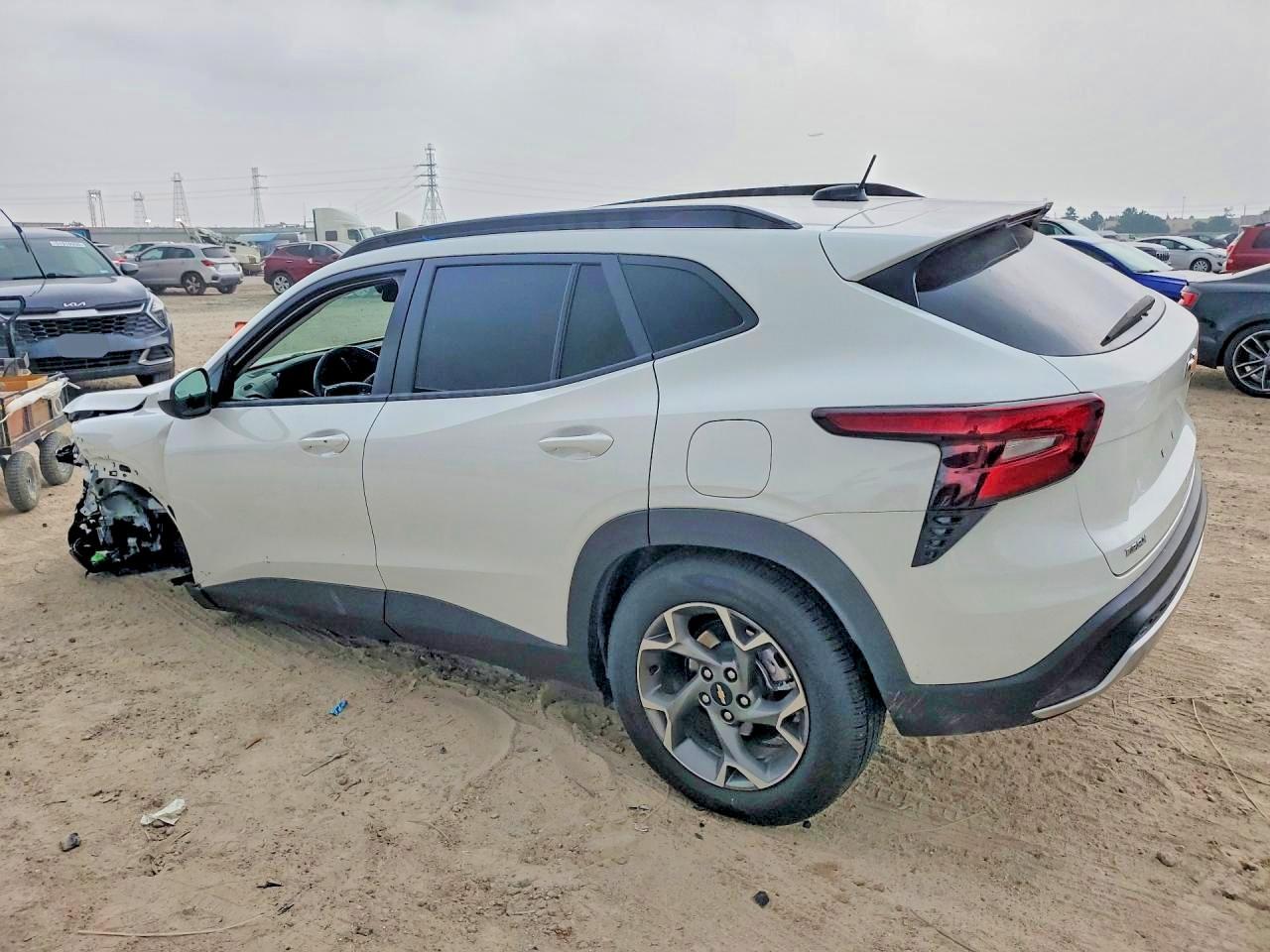 2025 Chevrolet Trax 1Lt - Image 2