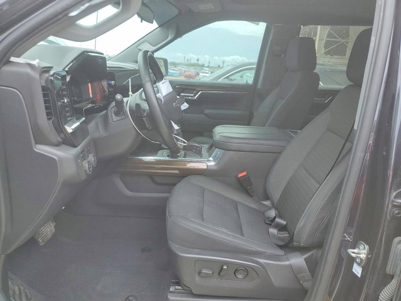 2024 Chevrolet Silverado - Фото 7