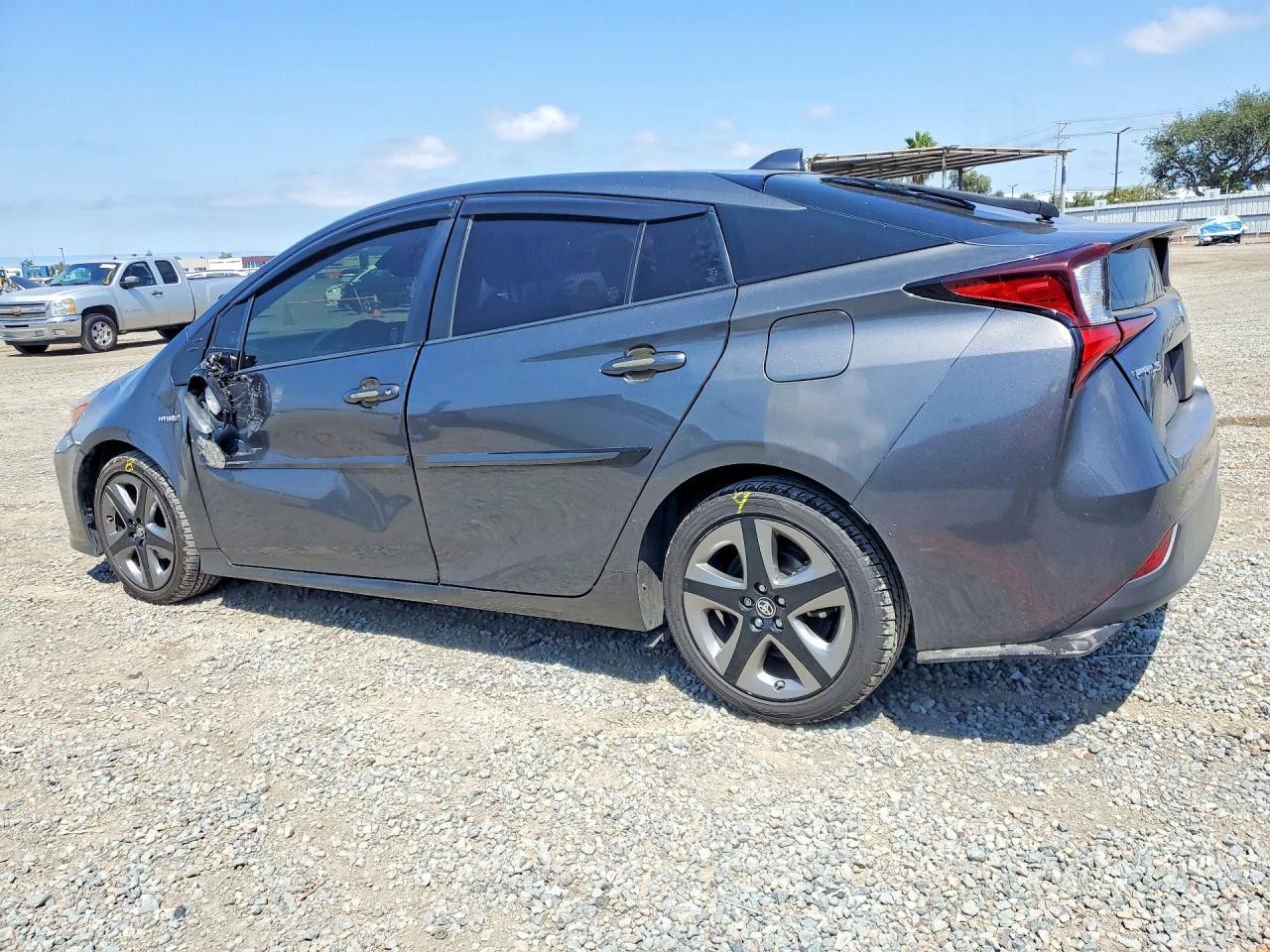 2021 Toyota Prius Xle - Фото 2