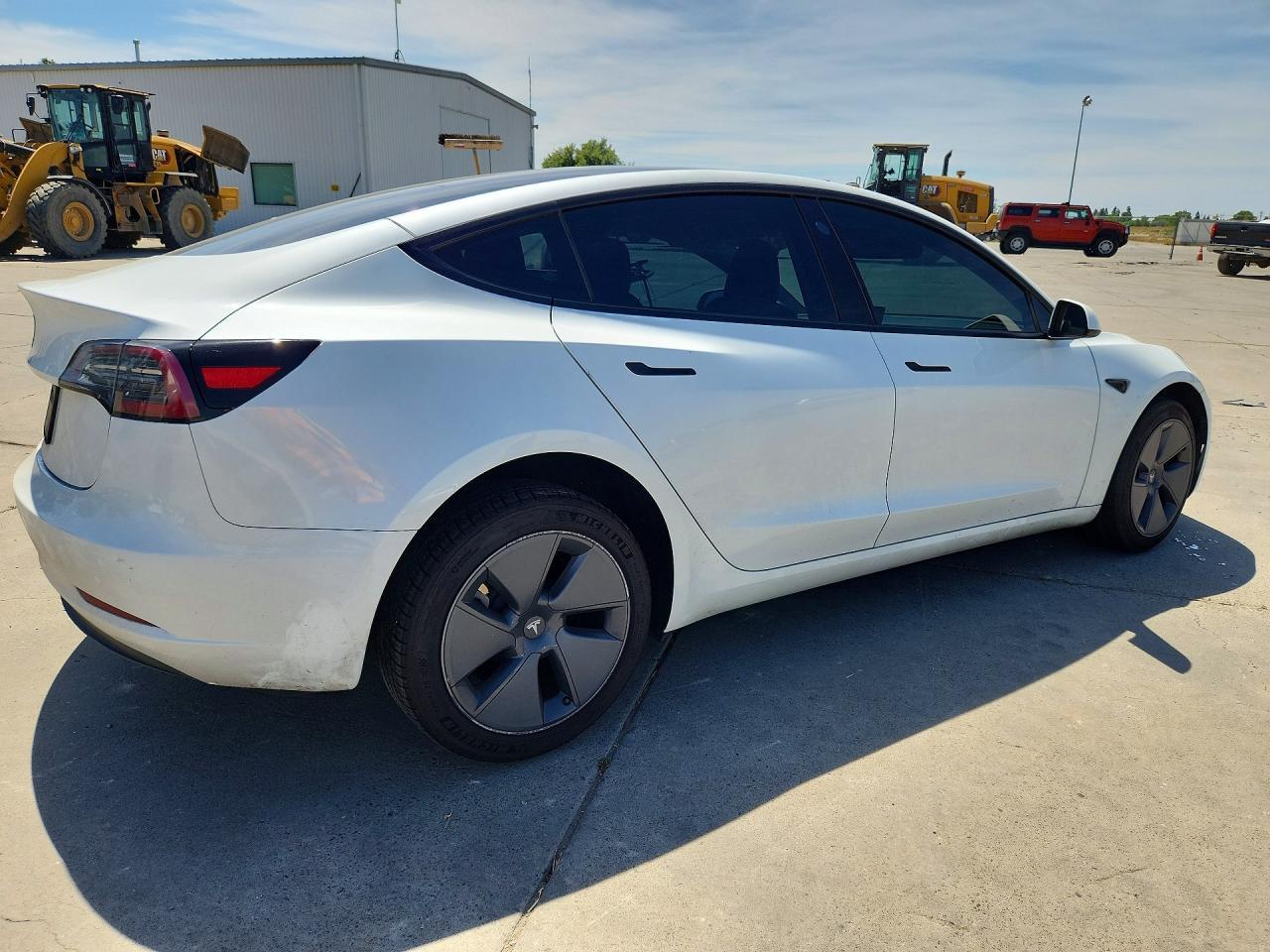 2023 Tesla Model 3 - Фото 3