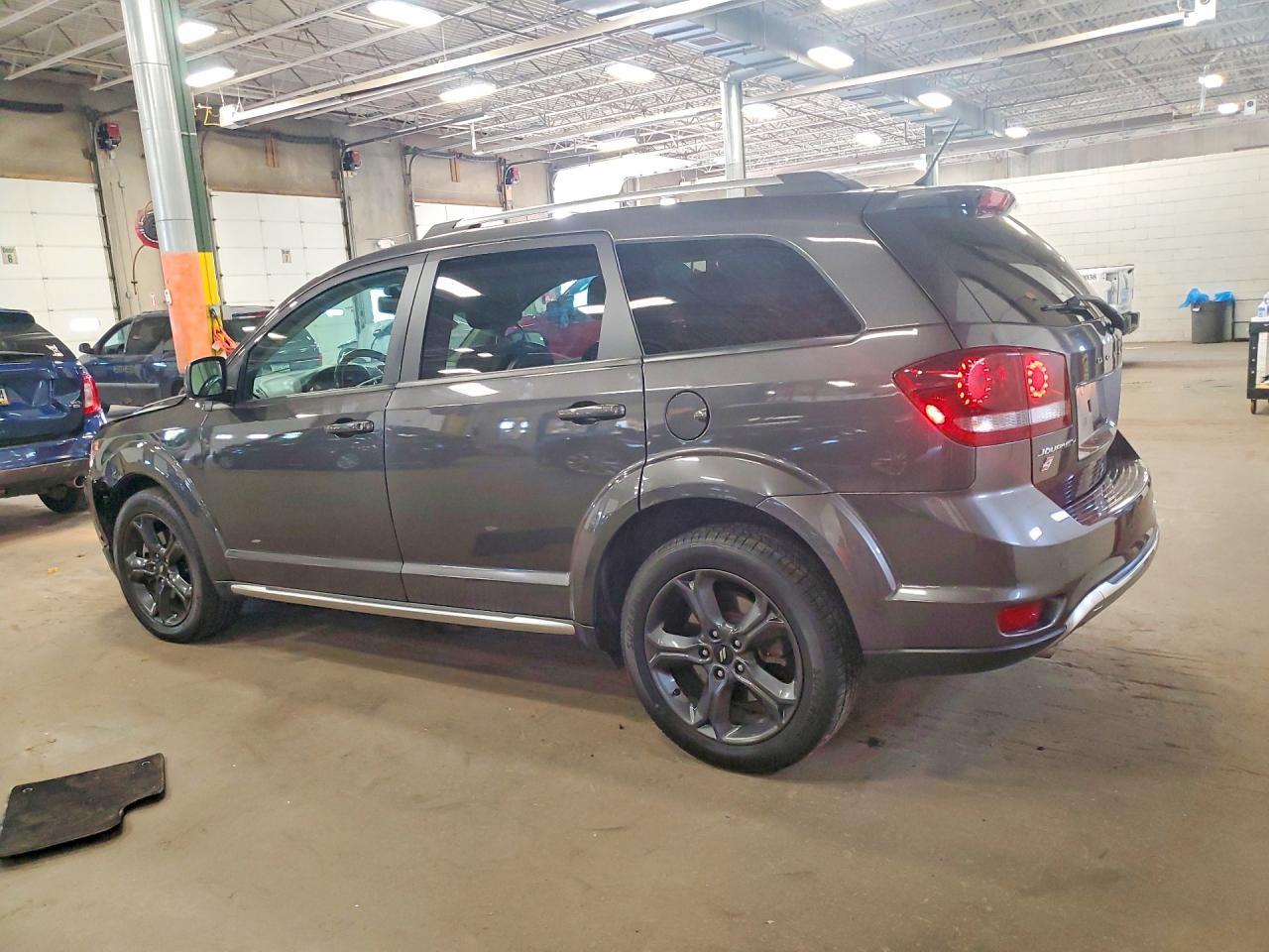 2018 Dodge Journey Crossroad - Фото 2
