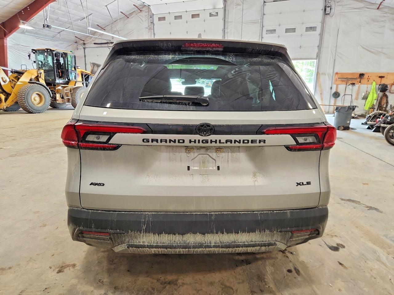 2026 Toyota Grand Highlander Xle - Image 6