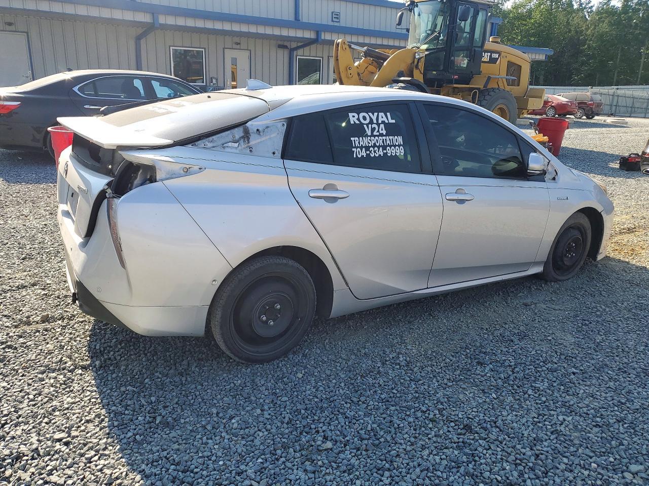 2017 Toyota Prius Four - Image 3