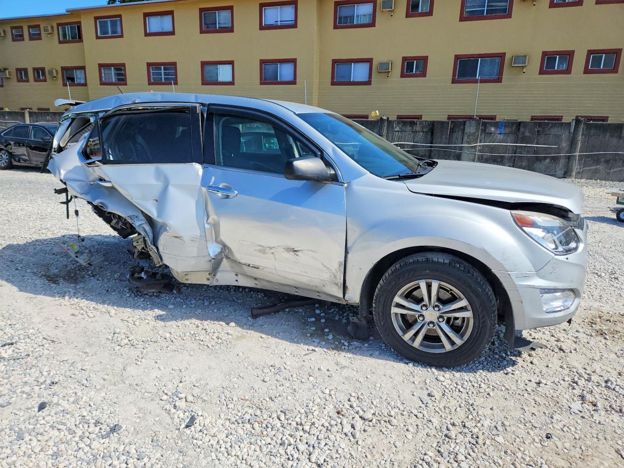2016 Chevrolet Equinox Ls - Фото 4