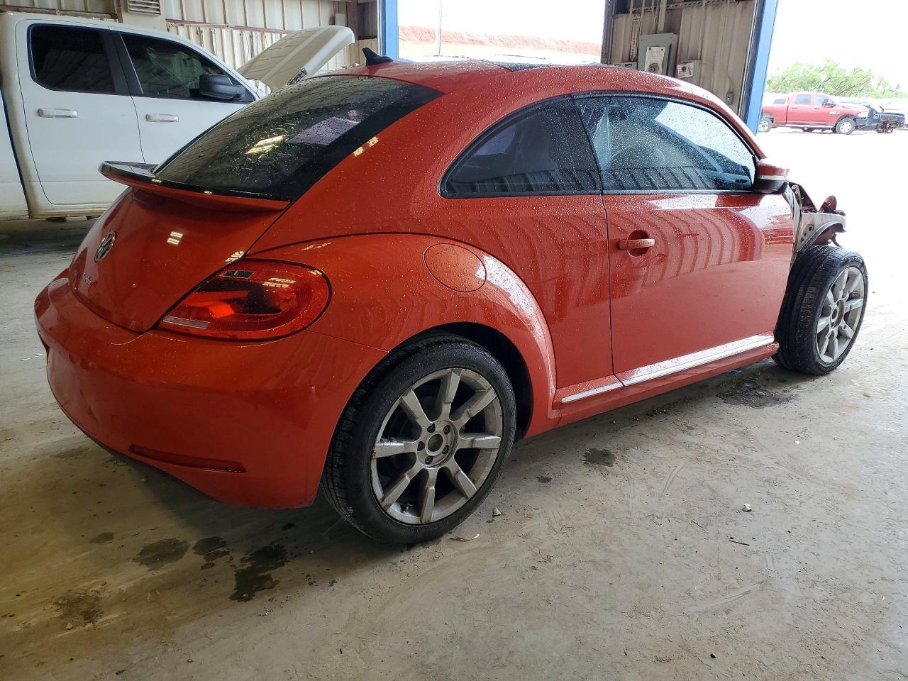 2016 Volkswagen Beetle Se - Image 3