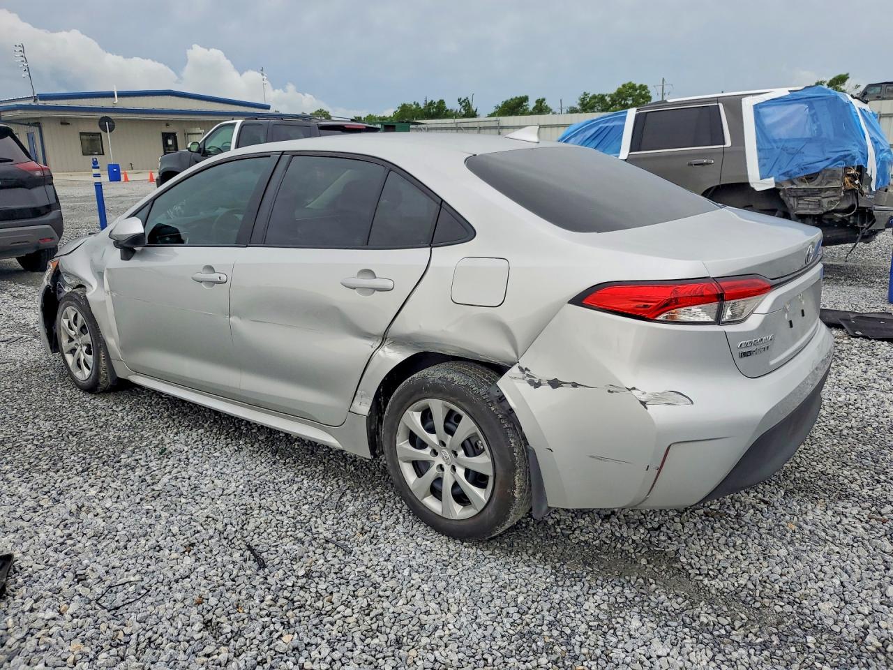 2025 Toyota Corolla Le - Фото 2