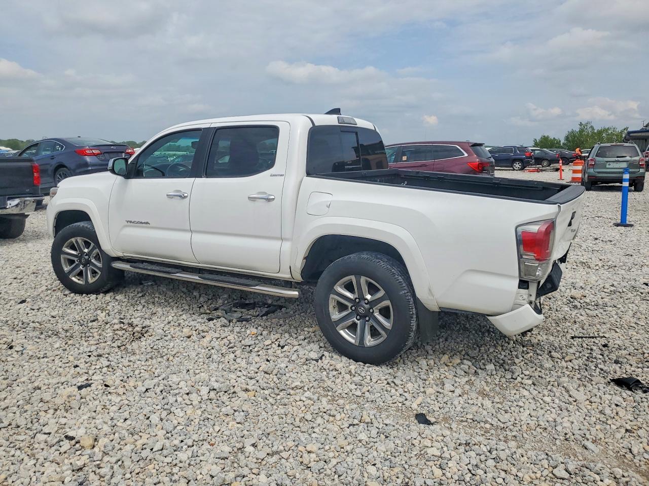 2017 Toyota Tacoma Limited - Фото 2