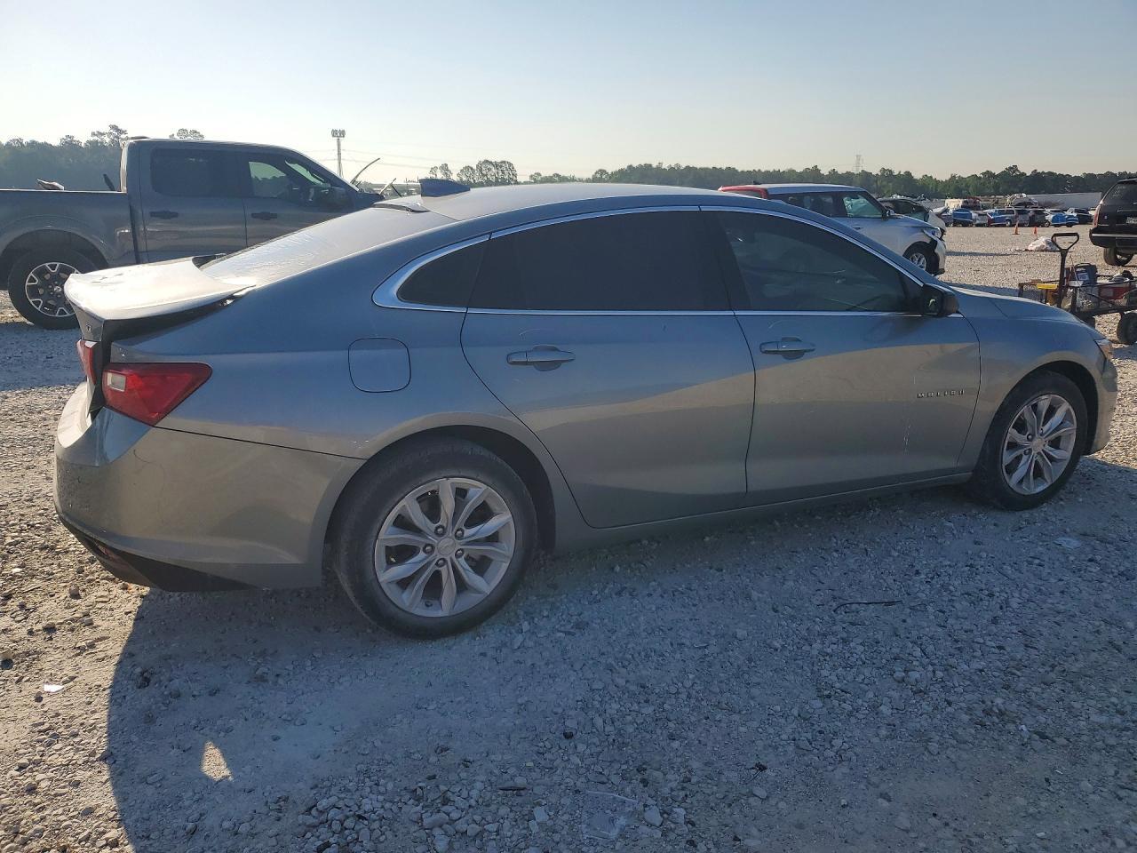 2024 Chevrolet Malibu Lt - Image 3