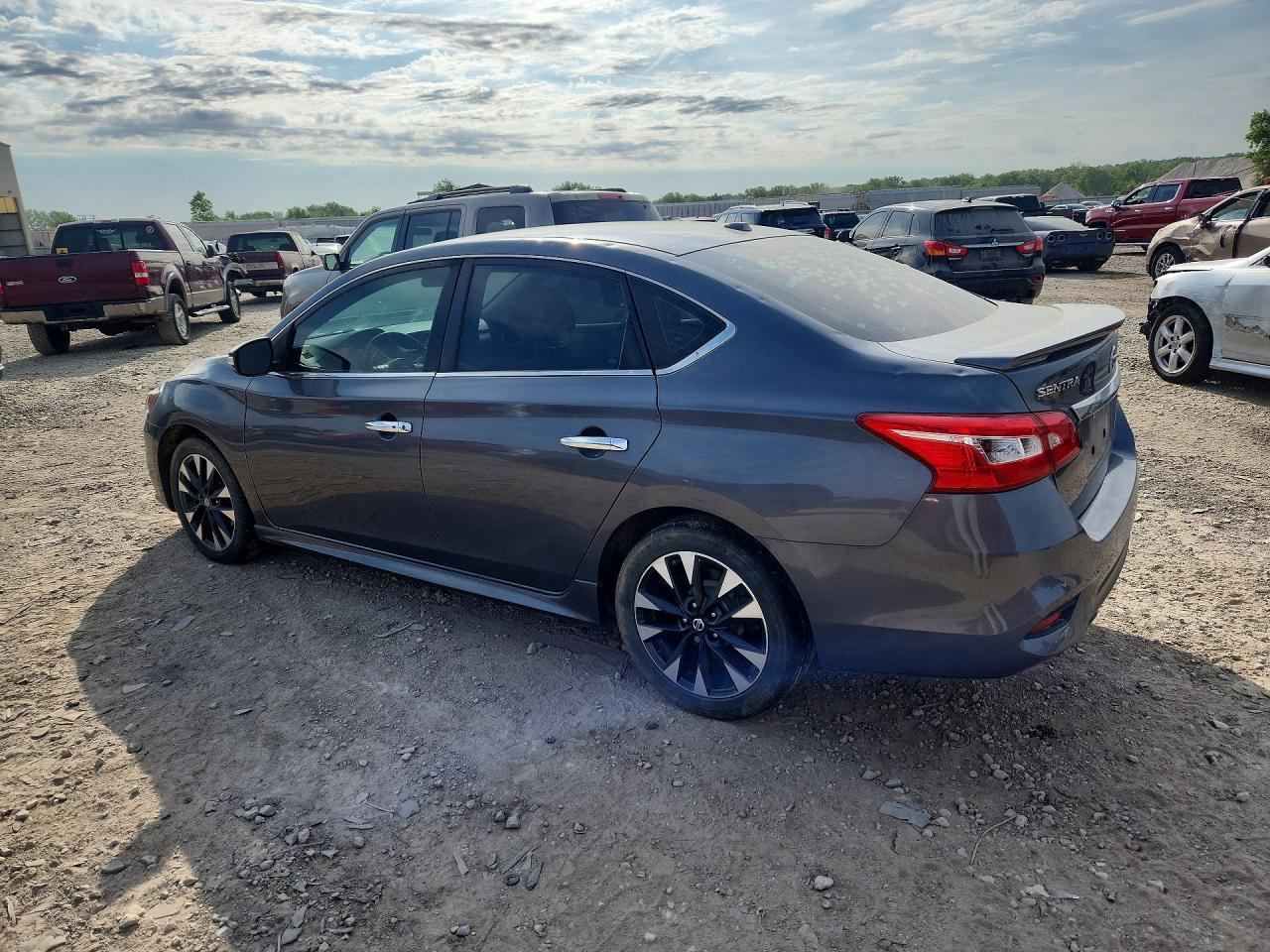2018 Nissan Sentra Sr - Фото 2