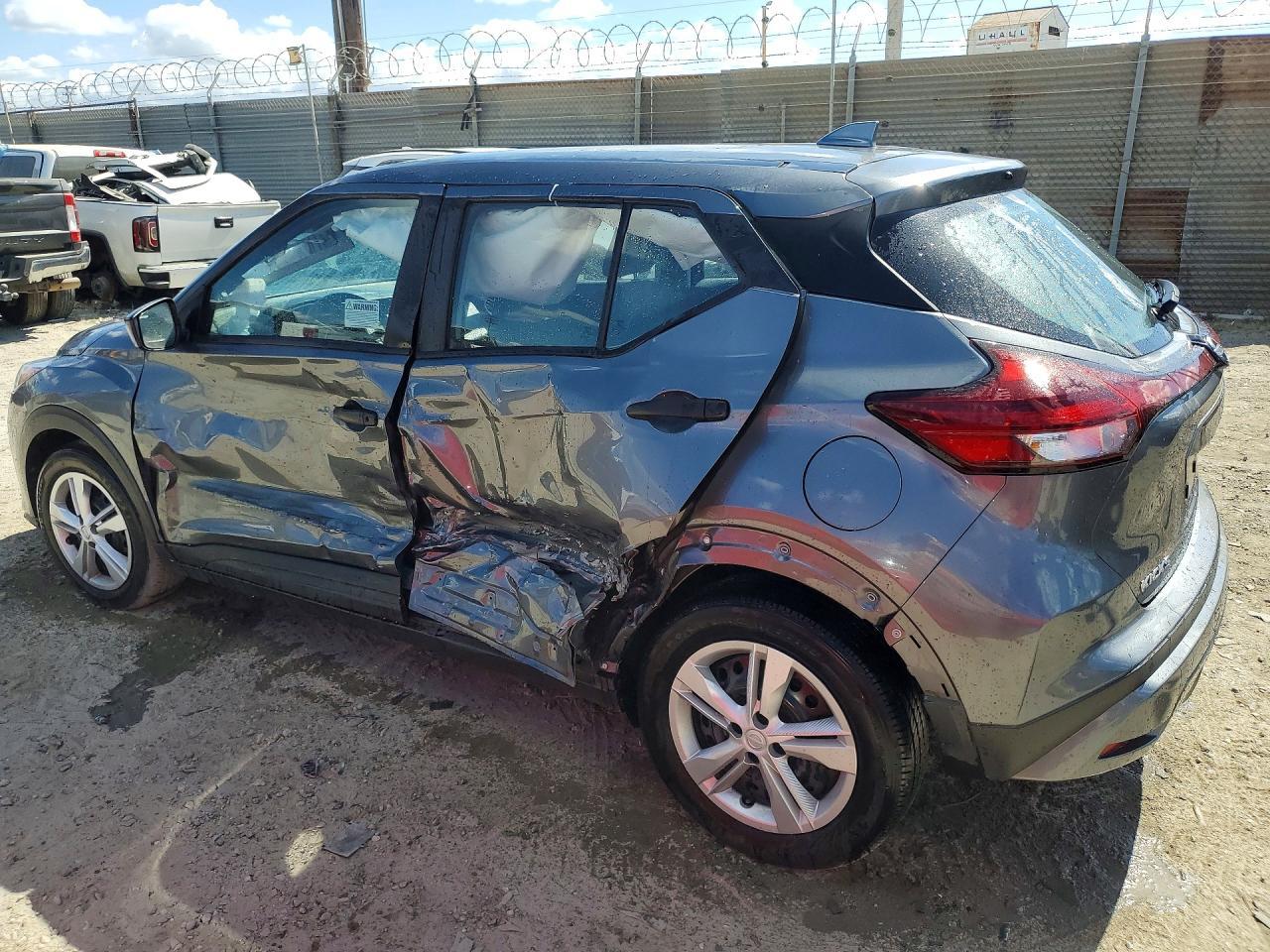 2024 Nissan Kicks S - Image 2