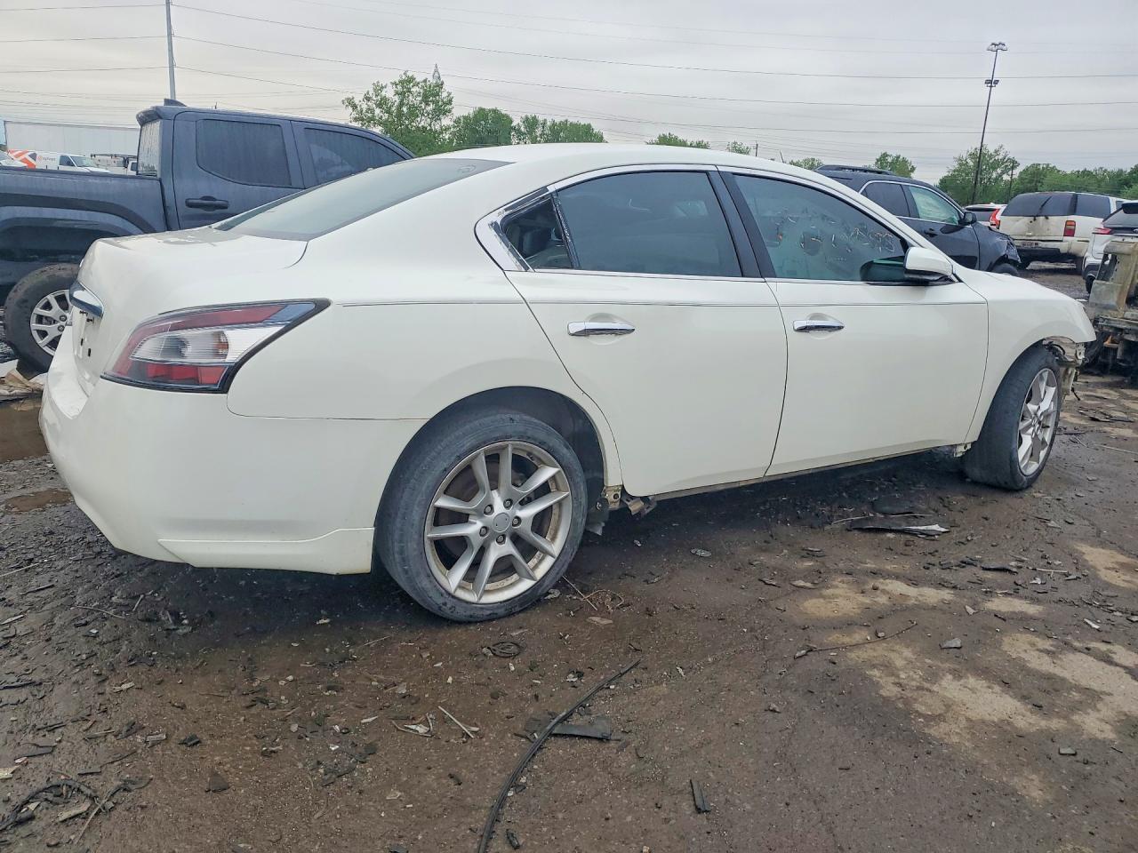 2013 Nissan Maxima S - Image 3