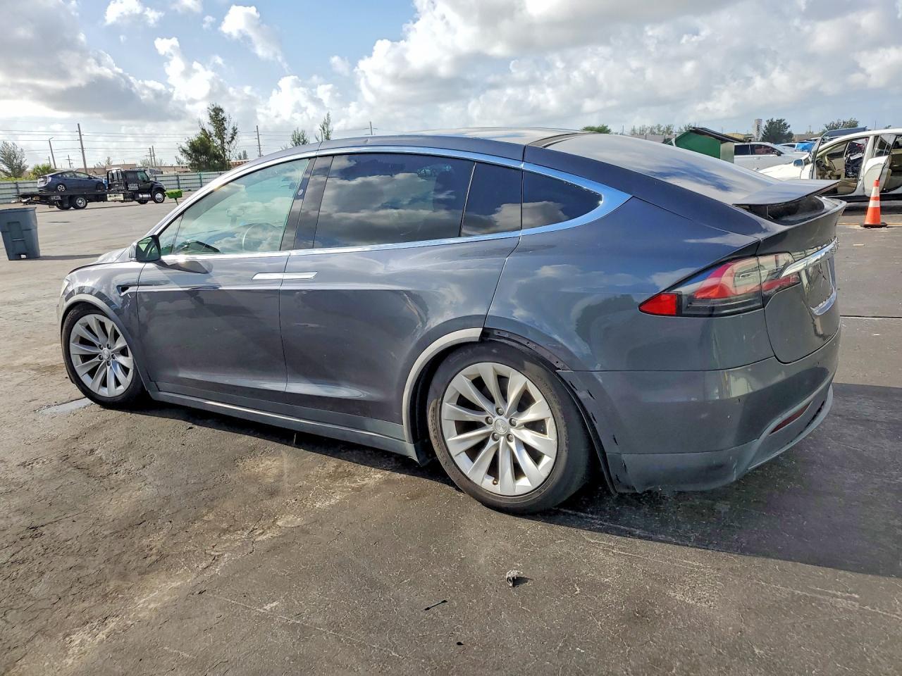 2017 Tesla Model X 100D - Image 2
