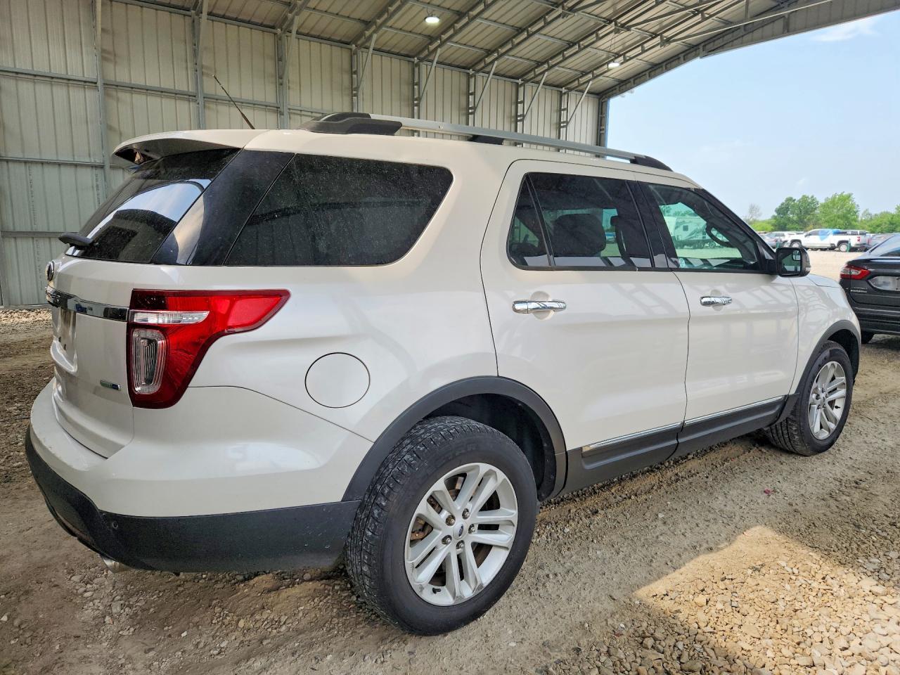 2015 Ford Explorer Xlt - Фото 3