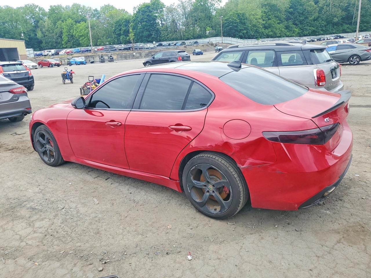 2017 Alfa Romeo Giulia Q4 - Фото 2