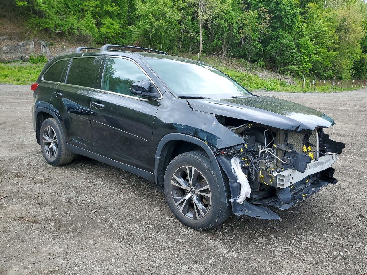 2019 Toyota Highlander Le Plus - Image 4