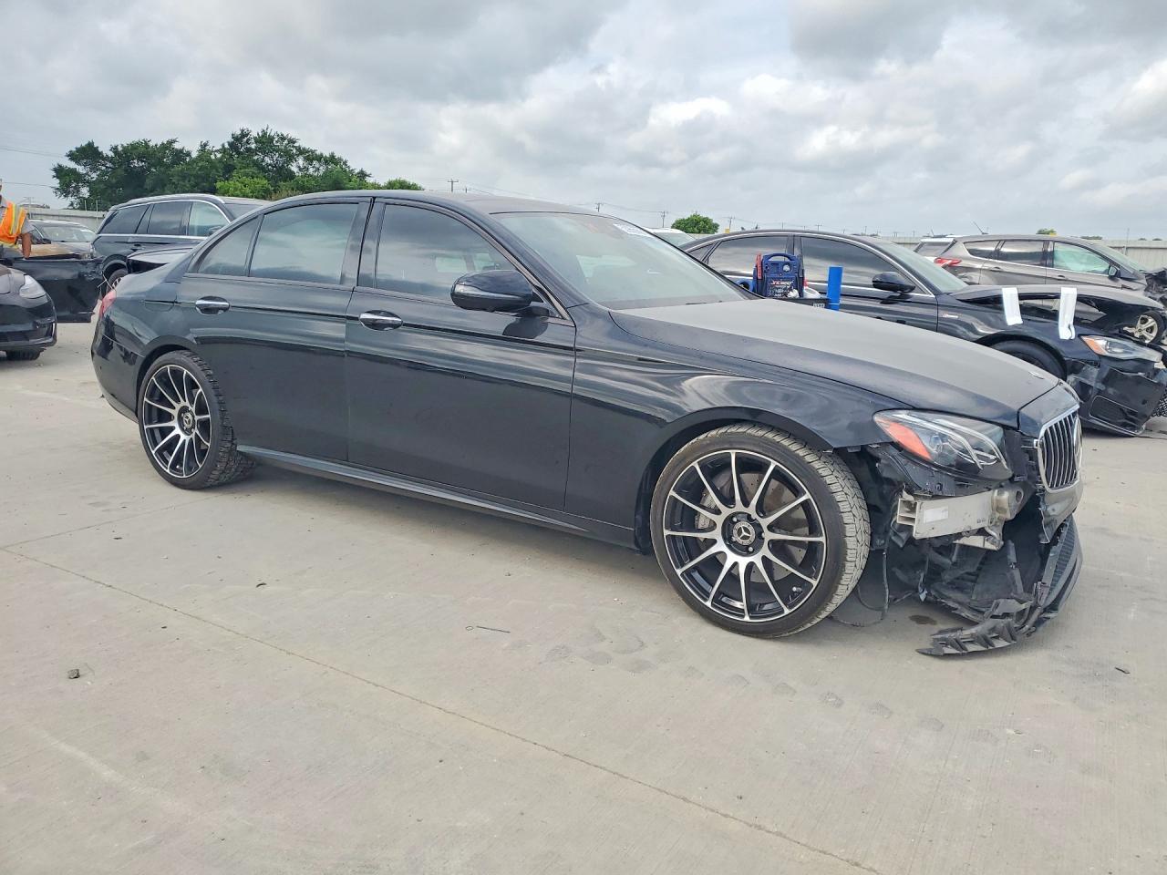 2020 Mercedes-Benz E 350 - Фото 4