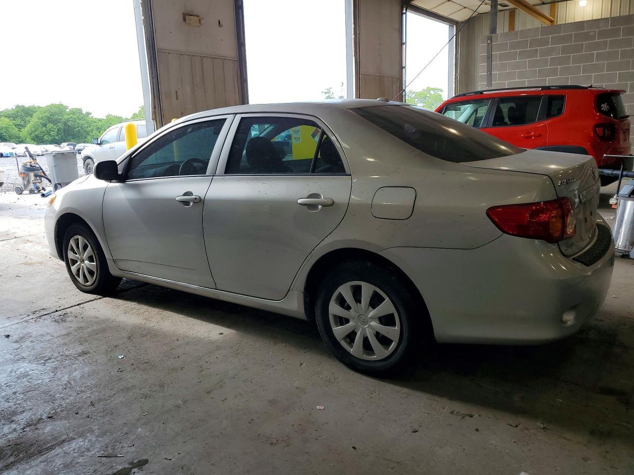 2010 Toyota Corolla Le - Фото 2