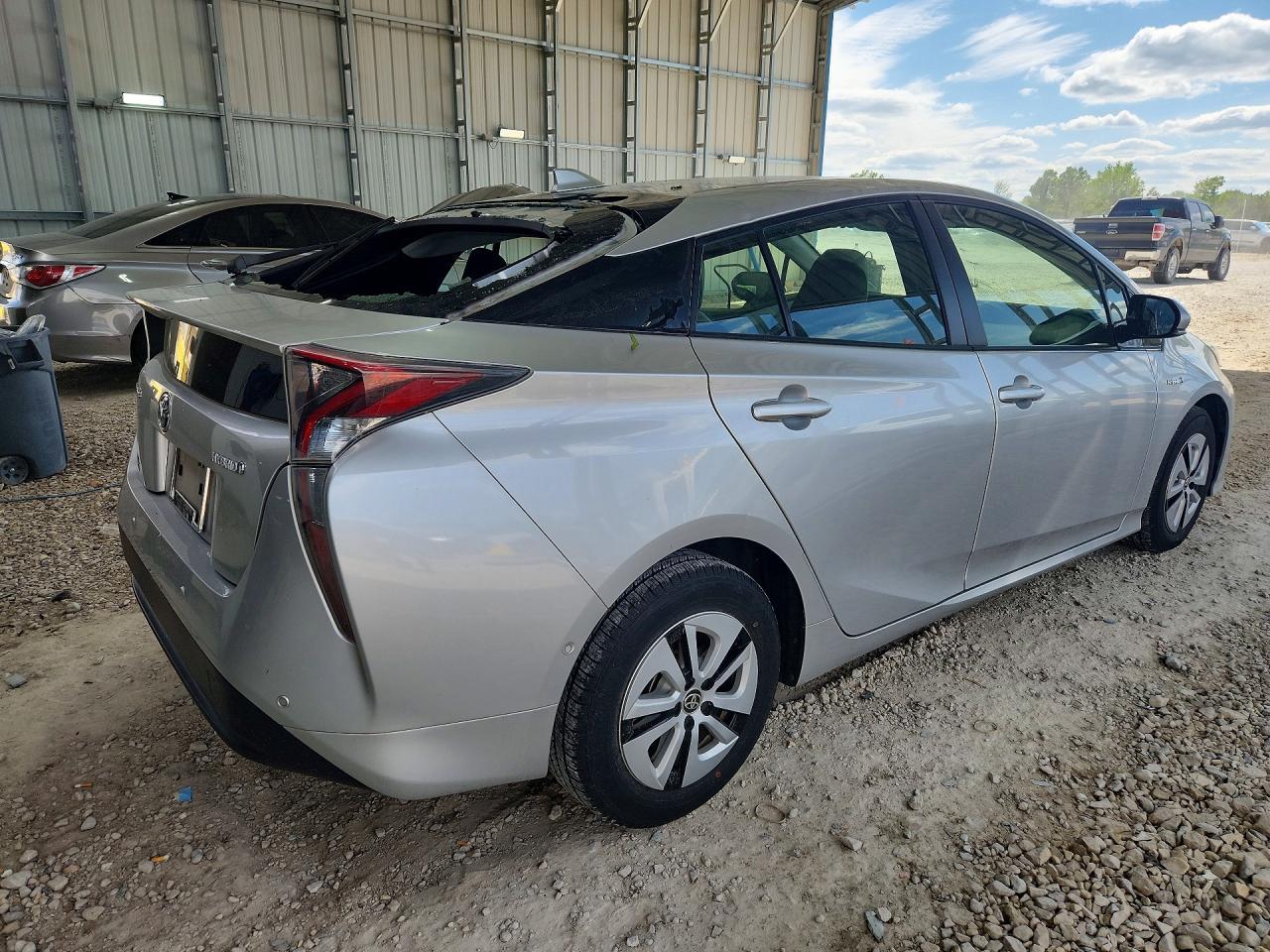 2018 Toyota Prius Two - Фото 3