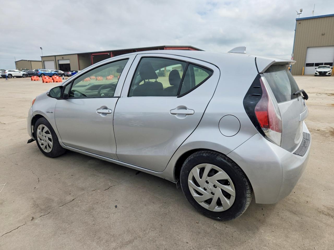 2015 Toyota Prius C Three - Image 2