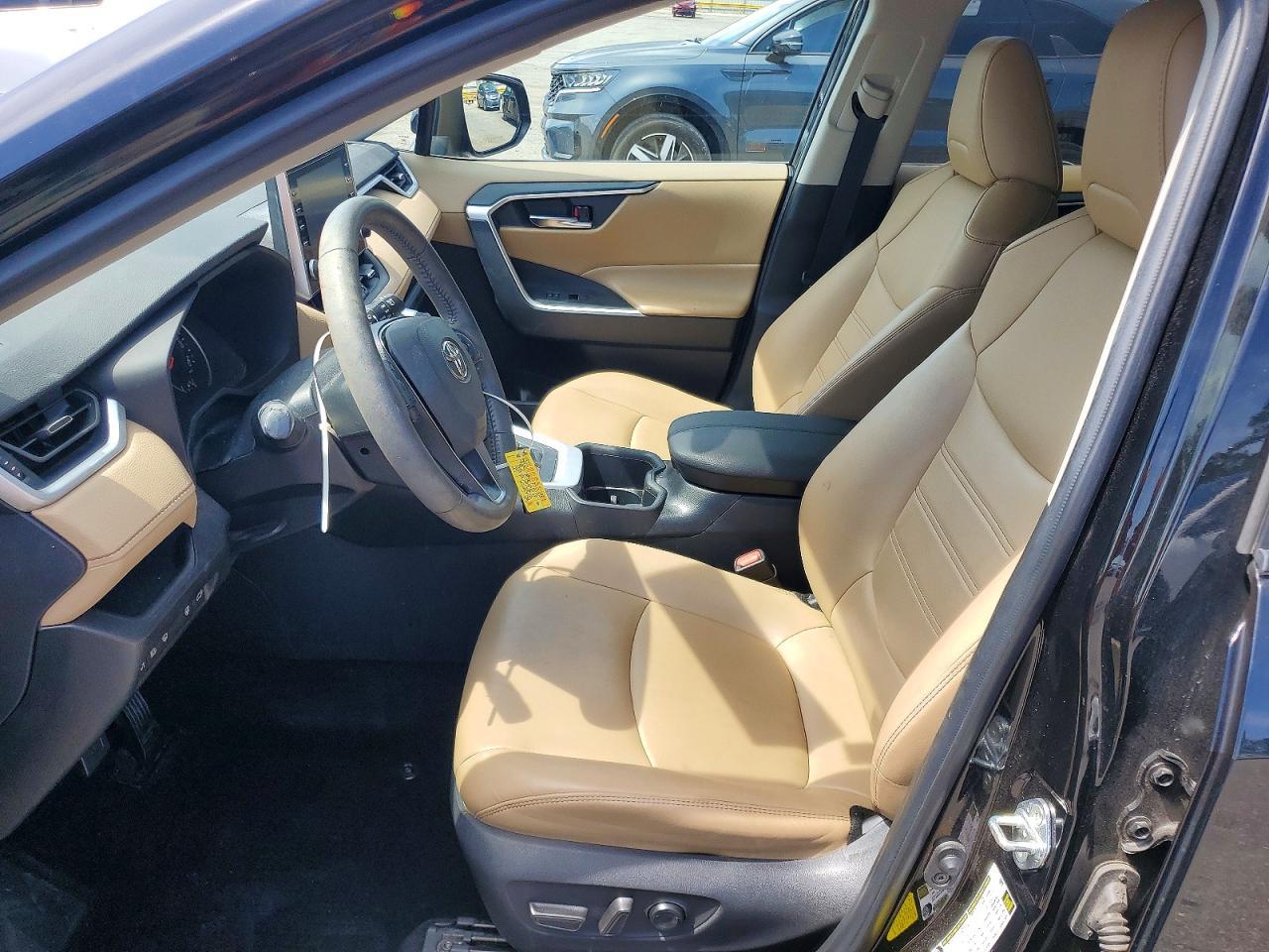 2022 Toyota Rav4 Xle Premium - Image 7
