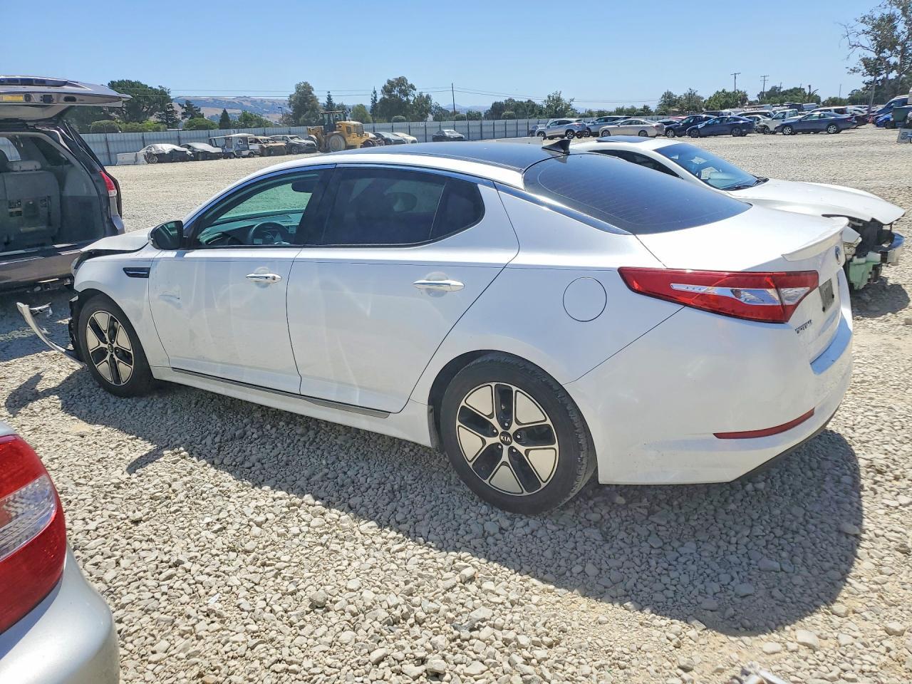 2012 Kia Optima Hybrid - Image 2
