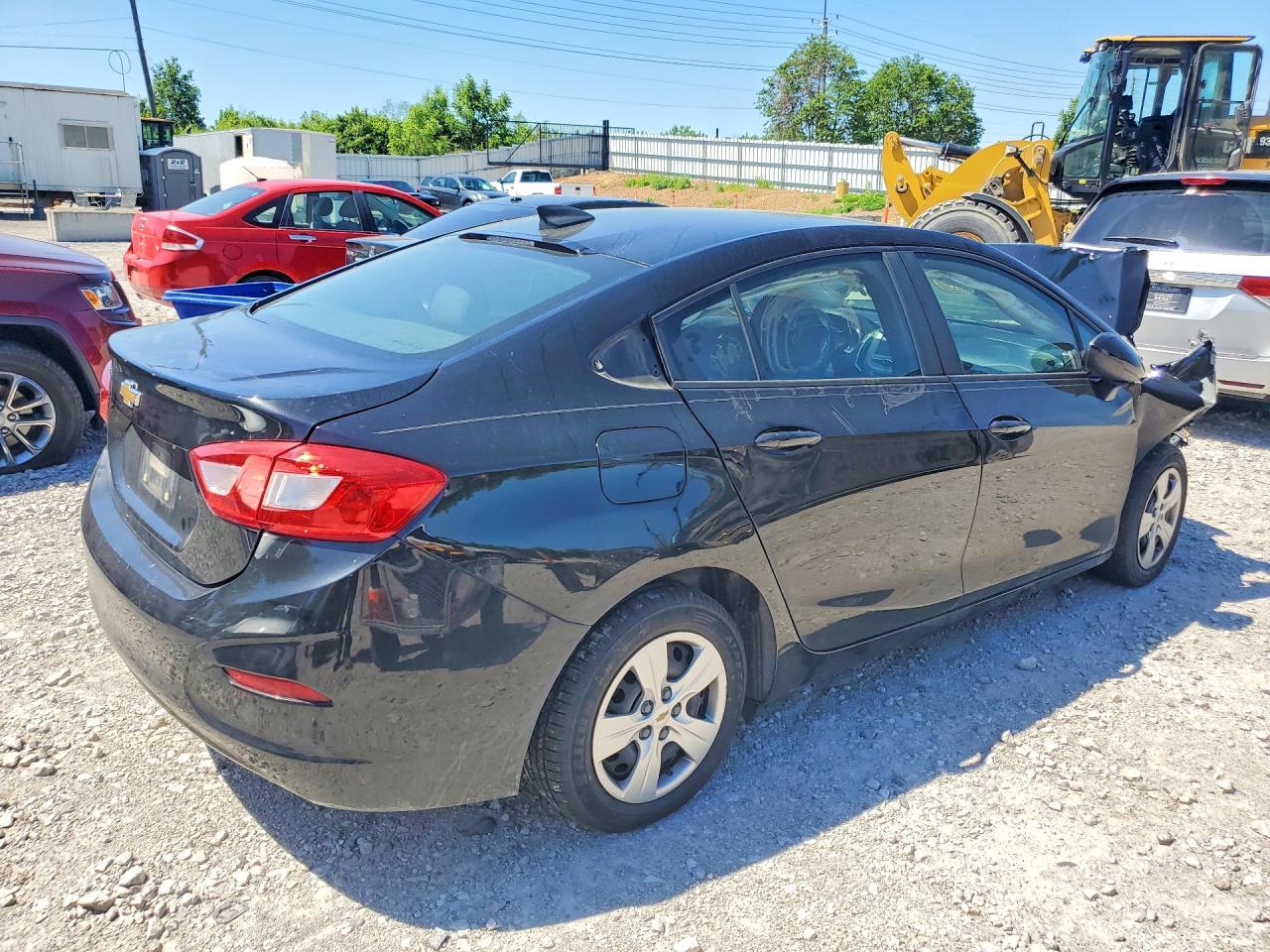 2017 Chevrolet Cruze Ls - Фото 3