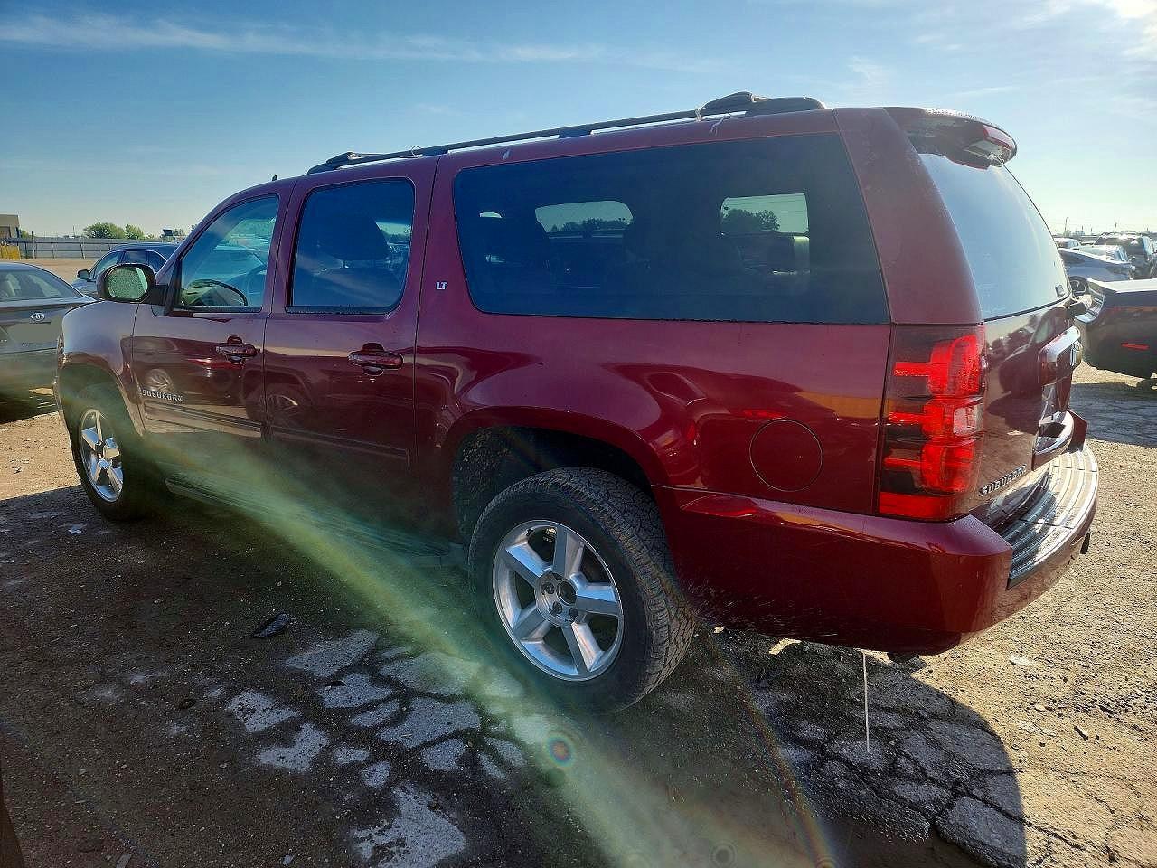 2010 Chevrolet Suburban K1500 Lt - Фото 2