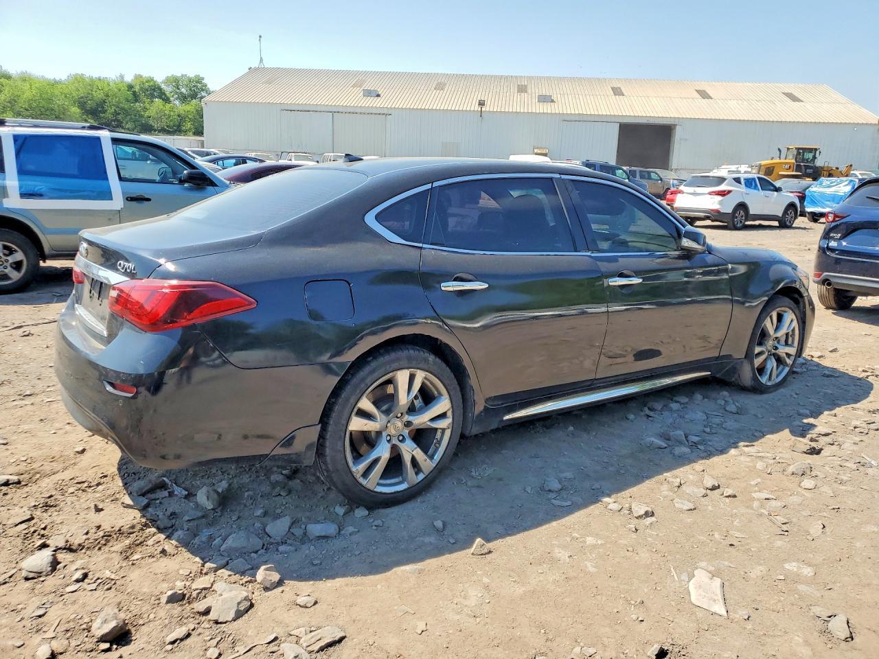 2015 Infiniti Q70L 3.7 - Image 3